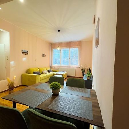 Apartament A Gem In The Heart Of Sofia 1Bdr Str Slavyanska Zewnętrze zdjęcie